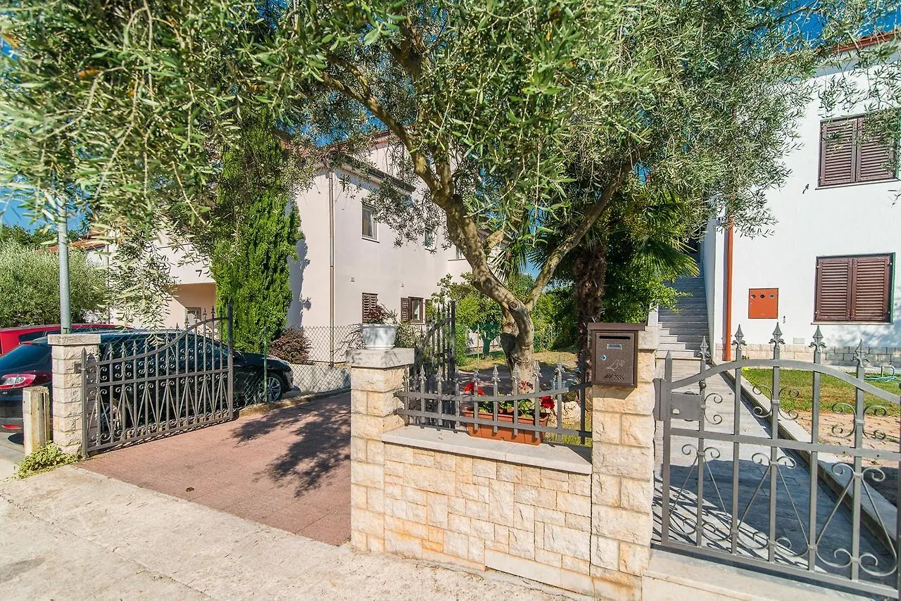 Gasthof Apartments Dino Poreč