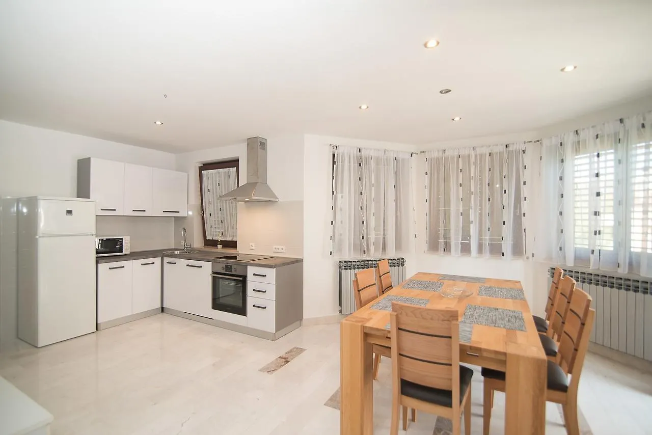 Apartments Dino Porec Guest house